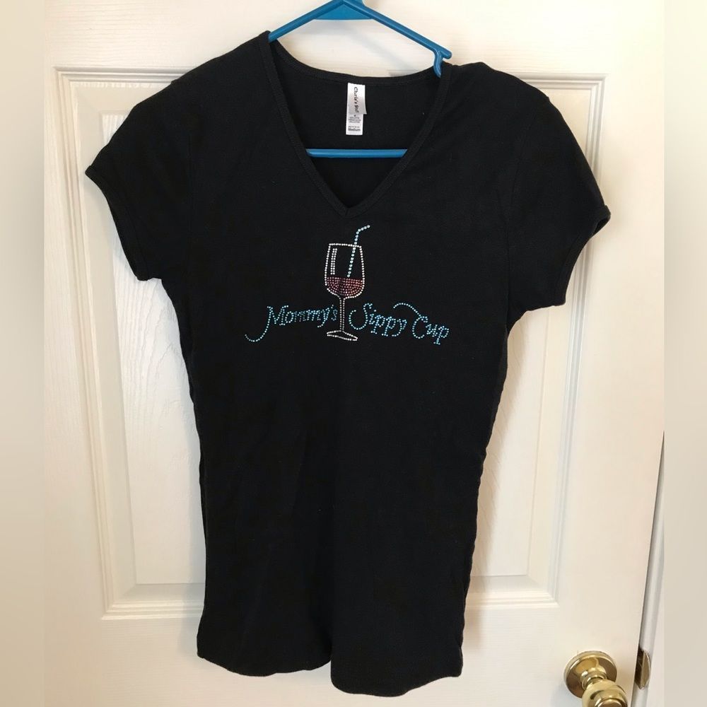 Women’s Chris’s stuff..Mommy’s Sippy cup t shirt in size M in black …